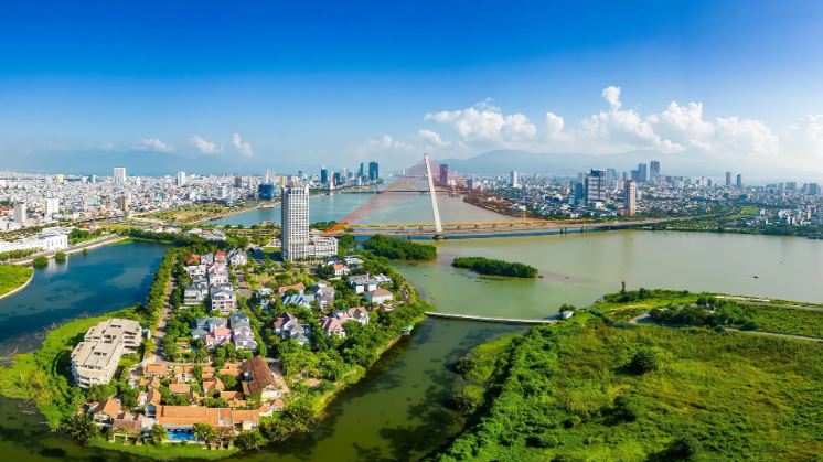 Doanh nghiệp Việt Nam lao đao vì Mỹ, tệ nhất là phải kéo hàng về