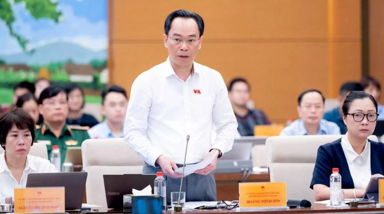 Bộ trưởng Hoàng Minh Sơn nói về gian lận thi và 900.000 cuốn sách chưa đến tay học sinh