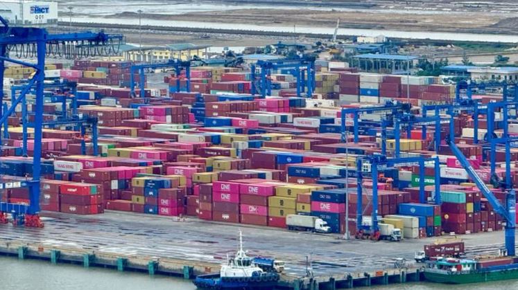 WB: Xuất khẩu Việt Nam tăng gần 24% bất chấp thuế Mỹ