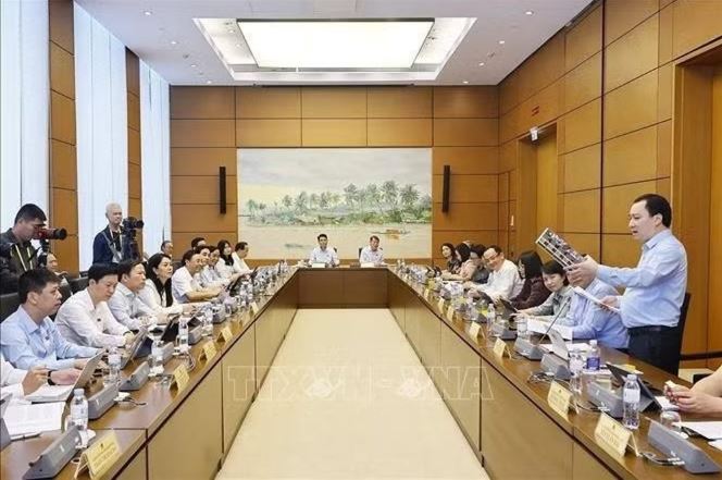 Kỳ họp thứ 2, Quốc hội khóa XVI: Cắt giảm khâu trung gian để thuốc và trang thiết bị y tế có mức giá hợp lý