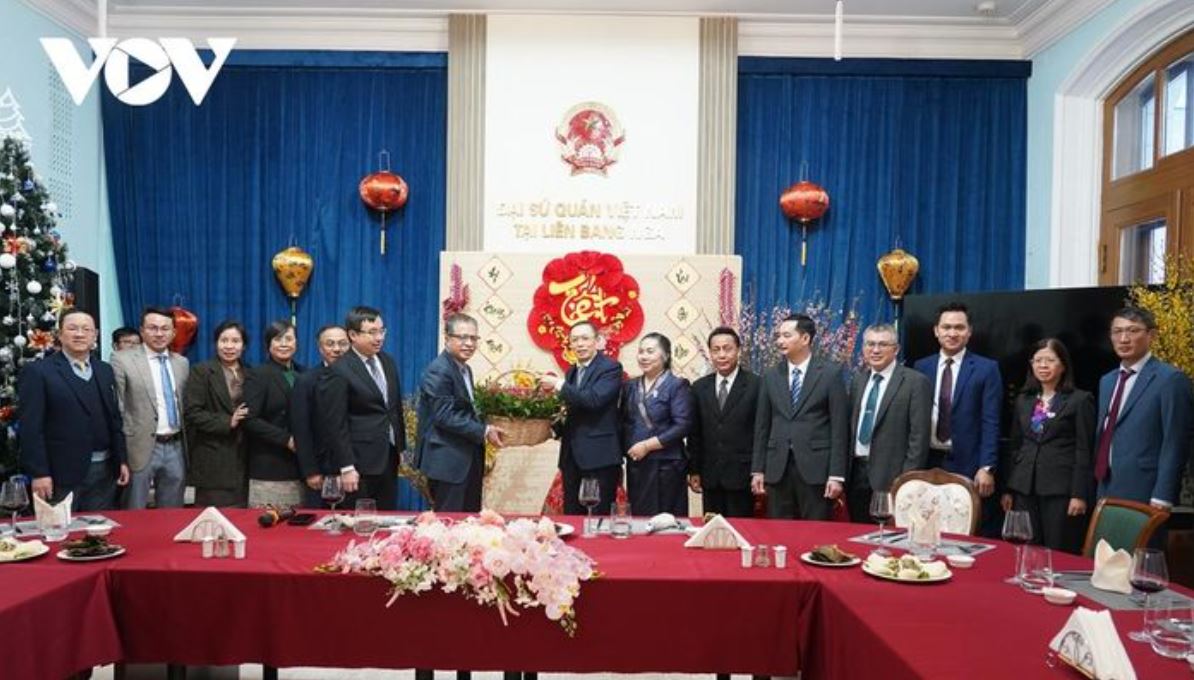 Xuân ấm tình anh em Việt - Lào tại Liên bang Nga