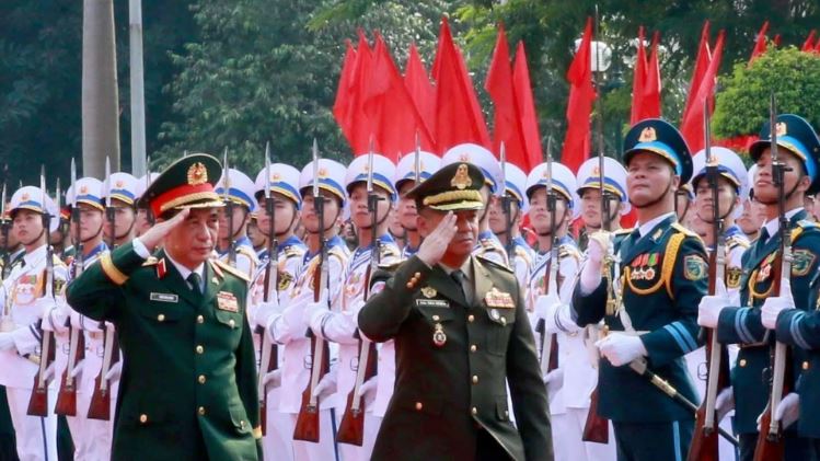 Bộ trưởng Quốc phòng Lào thăm Việt Nam, ký kế hoạch hợp tác quốc phòng năm 2027