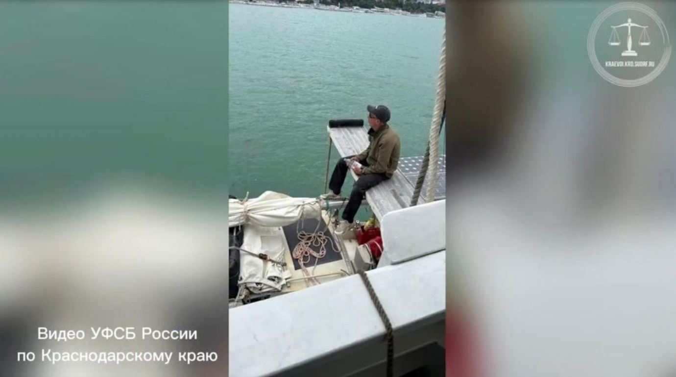 Mang súng vượt biên vào Nga để gặp bạn gái quen qua mạng, người đàn ông Mỹ bị phạt tù 5 năm