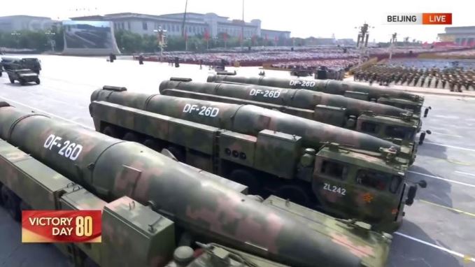 Vũ khí siêu thanh xuất hiện trong diễu binh Trung Quốc 3/9