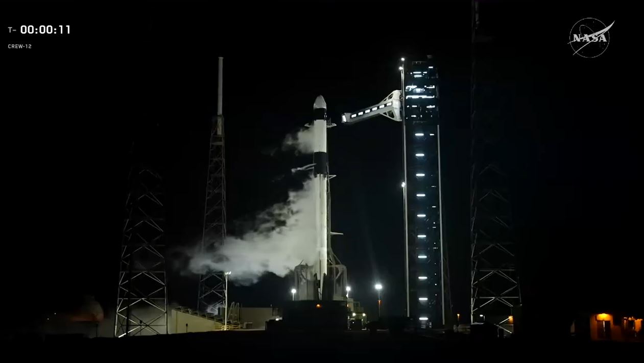 Tên lửa đẩy SpaceX đưa 4 phi hành gia Mỹ, Pháp, Nga lên Trạm vũ trụ ISS