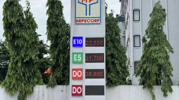 Việt Nam: Vì sao xăng E5 bất ngờ khan hiếm?
