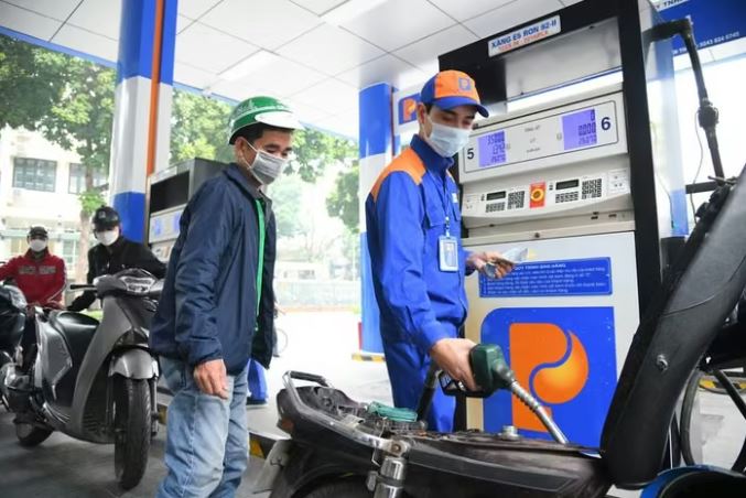 Giá xăng dầu đồng loạt tăng từ 15 giờ ngày 17/9