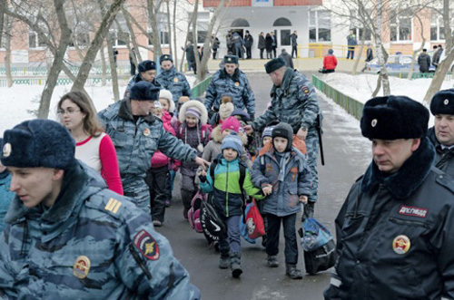 Nổ súng ở trường 263: Không chỉ là sự lặp lại kịch bản Phương Tây!