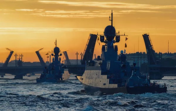Công việc chuẩn bị cho Ngày Hải quân ở St. Petersburg