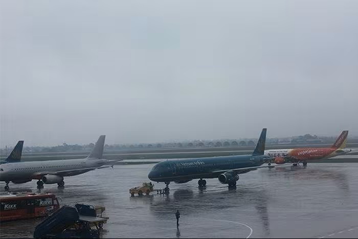 Hoãn, hủy thêm nhiều chuyến bay ngày 24/9 vì bão Ragasa