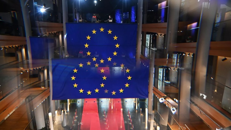 EU sẽ chuyển hàng tỷ euro ngân sách cho chi tiêu quân sự
