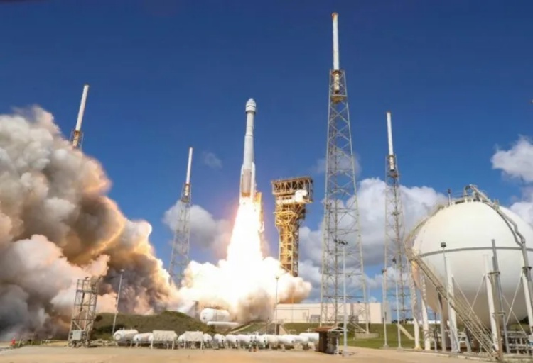 SpaceX sẽ giải cứu các phi hành gia trên ISS, Boeing thêm mất mặt