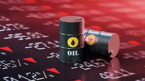 Giá dầu tăng cao khi rủi ro nguồn cung gia tăng