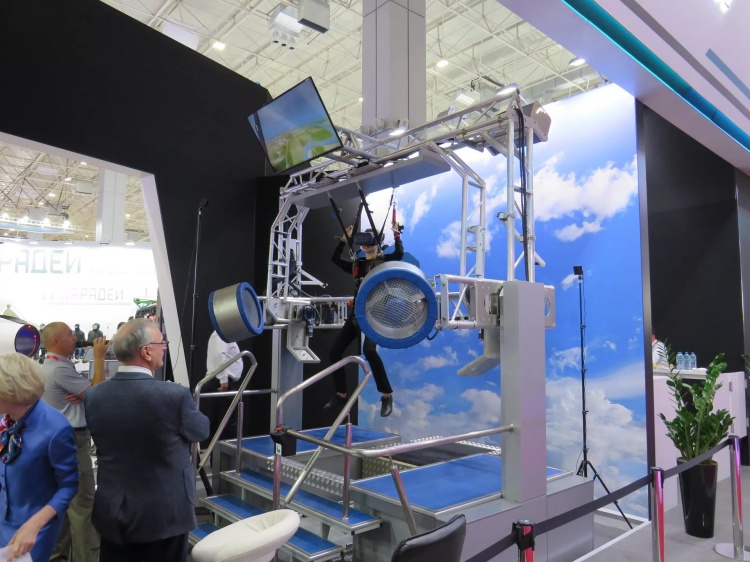 “Parachutist” - hệ thống nhảy dù mô phỏng thực tế ảo mới nhất để huấn luyện lính dù Nga