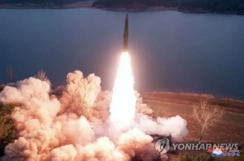 Triều Tiên phóng thành công tên lửa đạn đạo mới mang đầu đạn siêu lớn