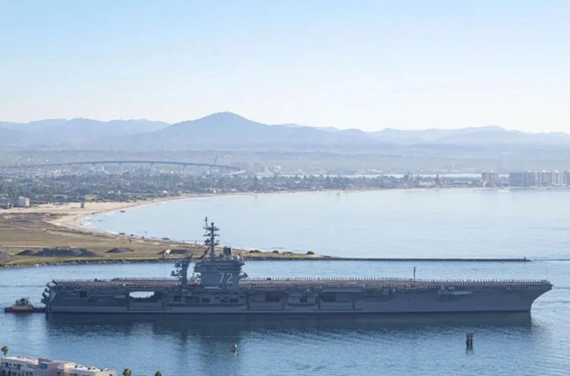 Iran tấn công tàu sân bay Mỹ: Xung đột tiếp tục leo thang