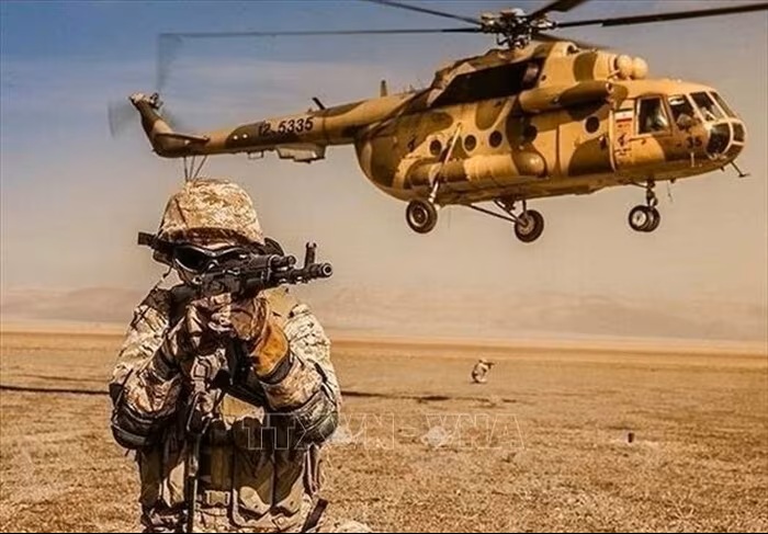 Iran tập trận quân sự tại thủ đô Tehran nhằm chuẩn bị cho 'mọi kịch bản đối đầu'
