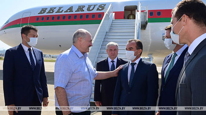 Tổng thống Belarus tới Nga gặp Tổng thống Putin
