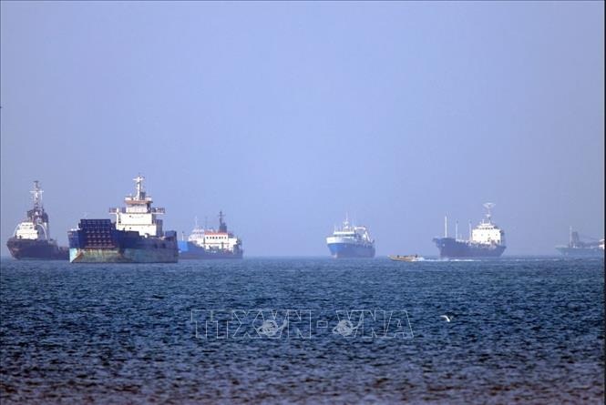 Mỹ tuyên bố dỡ bỏ phong tỏa eo biển Hormuz