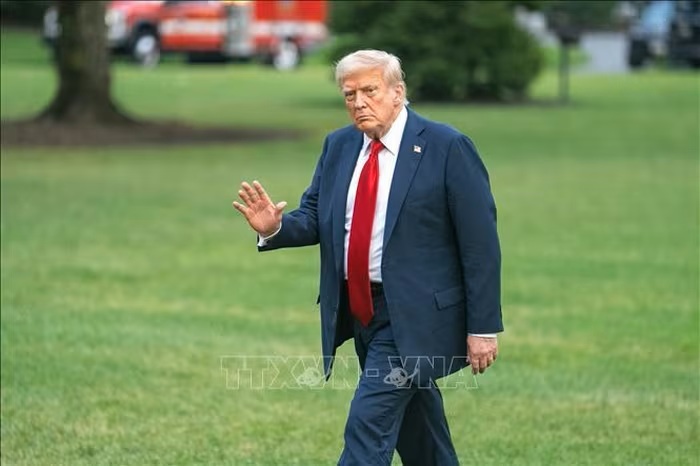Cách Tổng thống Trump 'xoay chuyển tình thế' trong cuộc chiến thuế quan