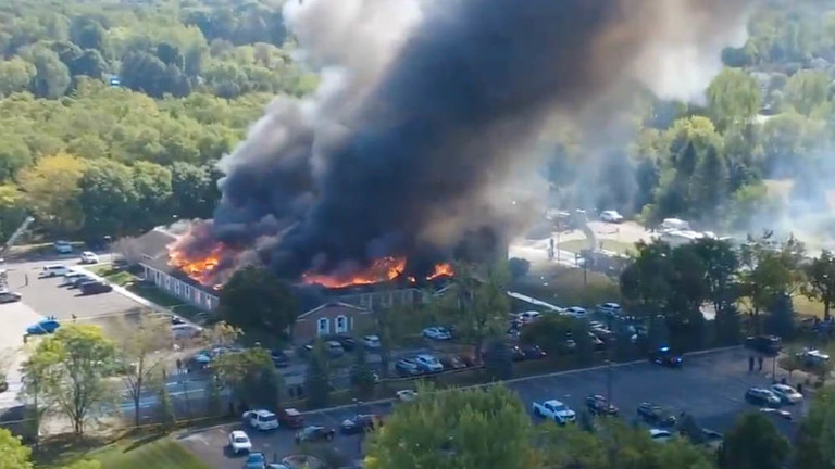 Xả súng, đốt nhà thờ kinh hoàng tại Mỹ