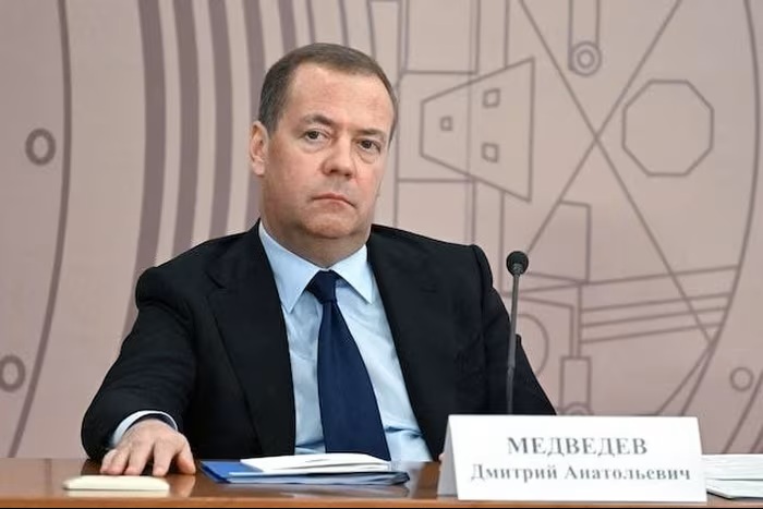 Ông Dmitry Medvedev tuyên bố cứng rắn trước gói trừng phạt mới của châu Âu