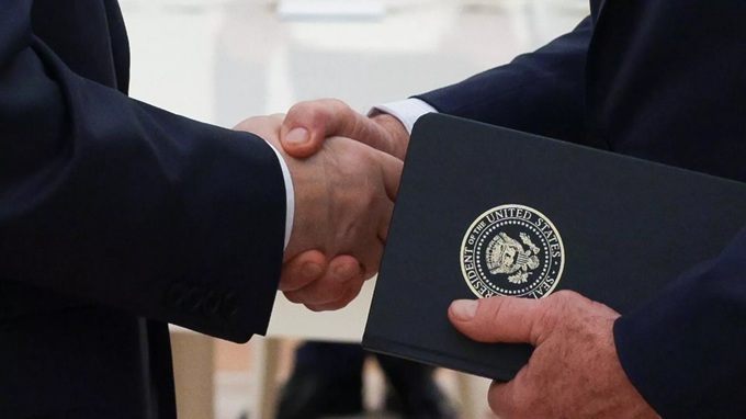 Sứ mệnh bí mật của Steve Witkoff