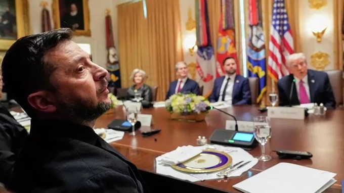 Chính trị gia Pháp nêu bật chi tiết hành xử của Zelensky sau cuộc gặp với Tổng thống Trump