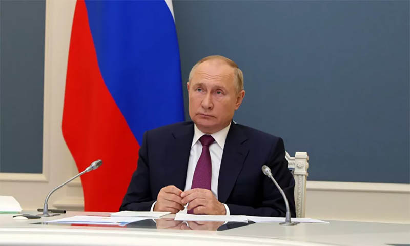 Tổng thống Nga Putin tiêm mũi hai vaccine ngừa COVID-19