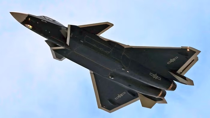 Tiêm kích tàng hình hai phi công của Trung Quốc nguy hiểm đến mức nào?