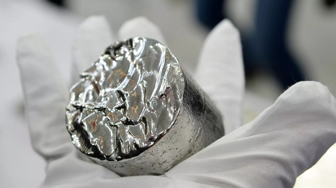 ''Đắt đỏ gấp 60 lần''. Trung Quốc rút ra ''lá bài sát thủ'' chống lại Hoa Kỳ