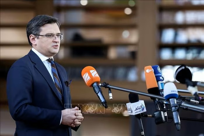 Cựu Ngoại trưởng Ukraine nêu tình thế nguy hiểm, đề xuất Kiev chấp nhận 'thất bại chiến thuật'