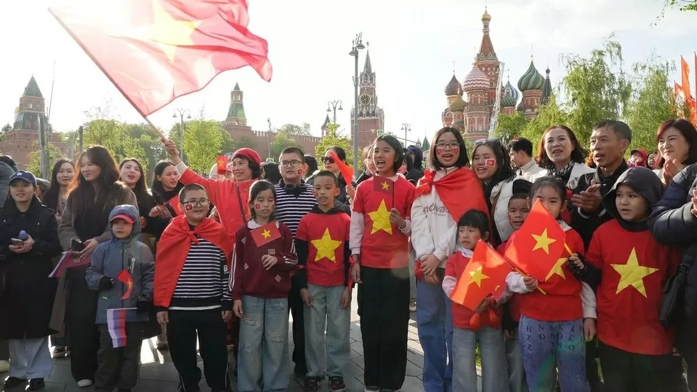 Mỗi người Việt Nam ở nước ngoài đều có thể trở thành một 'đại sứ nhân dân'