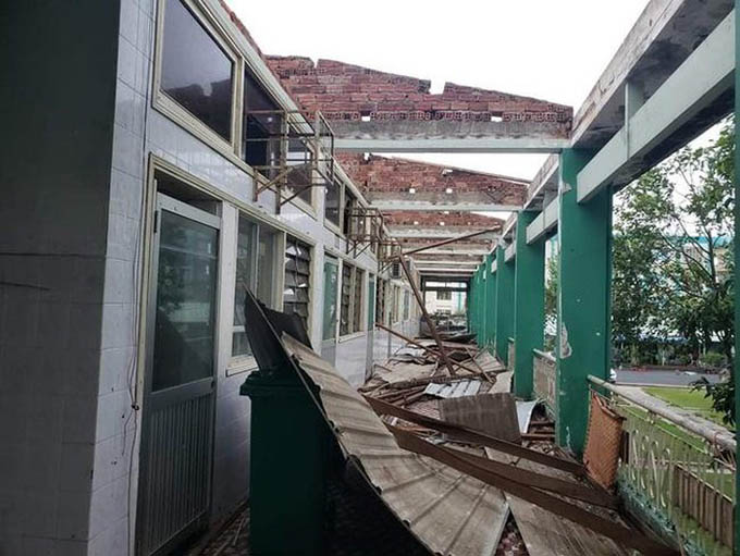Thiệt hại ban đầu từ bão số 9: Hơn 56.000 ngôi nhà tốc mái