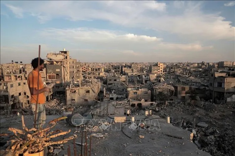 Israel tăng cường pháo kích khắp Dải Gaza