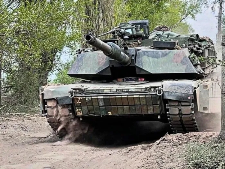 Nga nhận xe tăng M1A1 Abrams Mỹ nguyên vẹn, 'mổ xẻ' ở nhà máy Uralvagonzavod