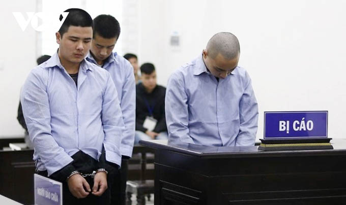 Tuyên án tử hình 3 bị cáo người Trung Quốc giết người, cướp taxi