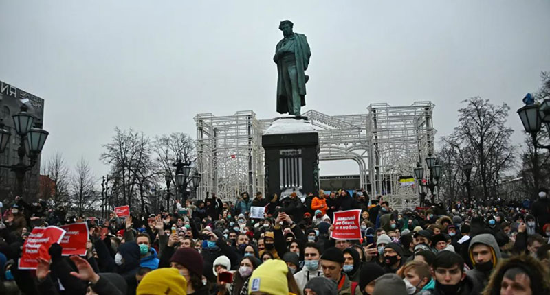 Ở trung tâm thủ đô Moskva, khoảng 4000 người đã tụ tập biểu tình bất hợp pháp