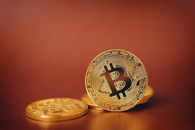 Giá Bitcoin hôm nay 23/2: Bitcoin ‘đổ đèo’, hàng trăm tỷ USD bốc hơi