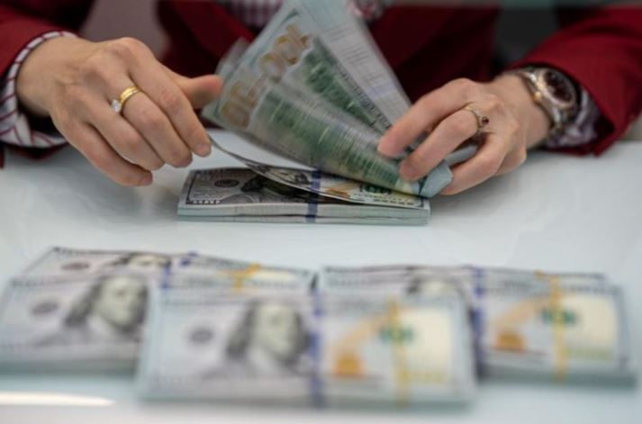 USD ngân hàng tăng kịch trần, ngoài 'chợ đen' lập kỷ lục