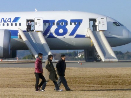 Hé lộ nguyên nhân khiến siêu máy bay 787 liên tục bị cháy
