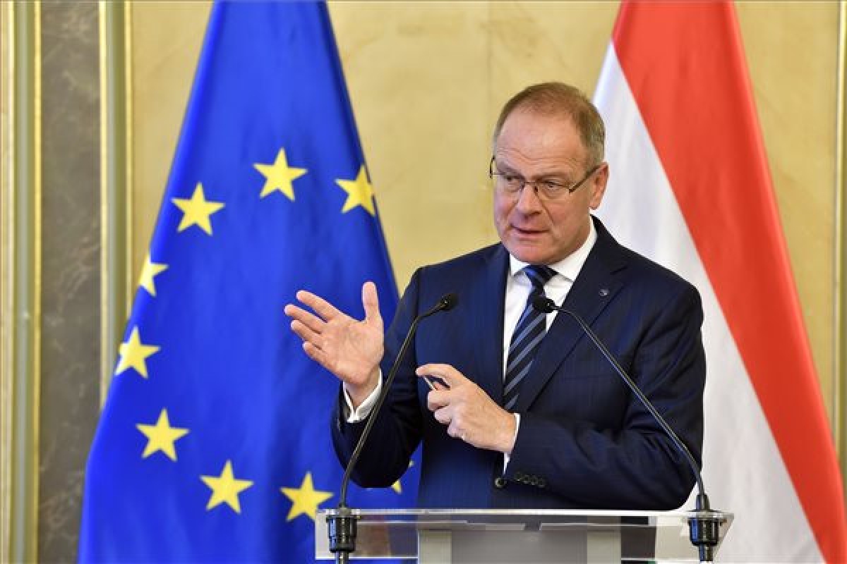 Hungary đưa ra các cam kết và thay đổi luật để nhận được tiền tài trợ từ EU