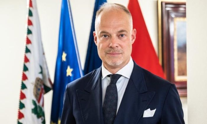 Bộ trưởng Quốc phòng Hungary kêu gọi thận trọng mở rộng NATO