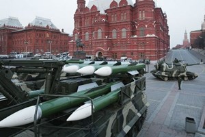 Putin: Nga dùng vũ khí chính xác cao răn đe phi hạt nhân