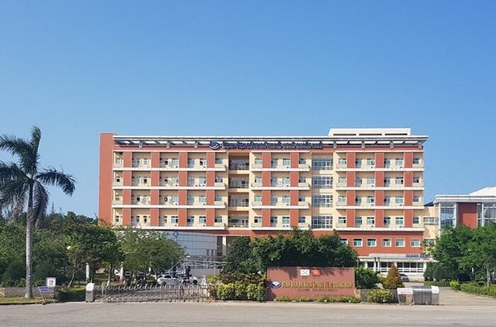 Mẹ đóng kín cửa đốt than sưởi ấm, bé sơ sinh cùng cả gia đình nhập viện cấp cứu