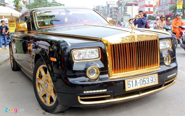 Phantom và Hummer H2 mạ vàng ở Hà Nội