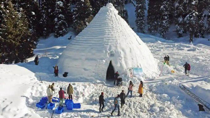 Kỳ lạ quán cà phê lạnh nhất thế giới bên trong căn lều phủ đầy tuyết