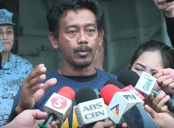 Thuyền viên tàu Philippines bị đâm: Ngư dân VN cho tôi thịt gà và mì