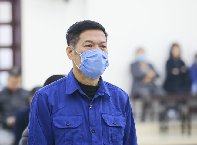 Nguyên Giám đốc CDC Hà Nội bị đề nghị mức án từ 10-11 năm tù