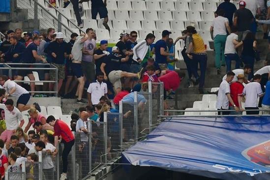 Ông Putin: Làm sao 200 người Nga có thể đánh vài ngàn người Anh?